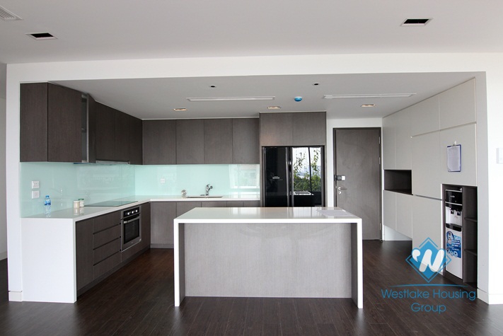 A gorgeous 3 bedroom apartment for rent in To ngoc van, Tay ho, Ha noi
